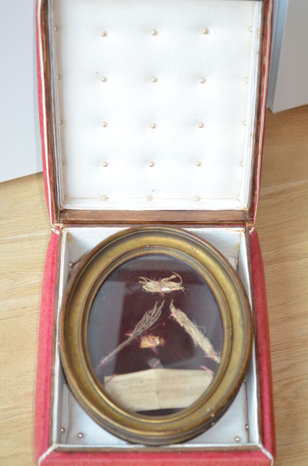 Fragment du cercueil de Napoléon rapporté de Sainte-Hélène.