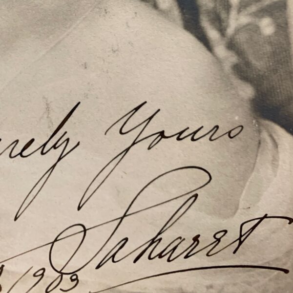 Photographie dédicacée de la danseuse australienne de cancan, Saharet