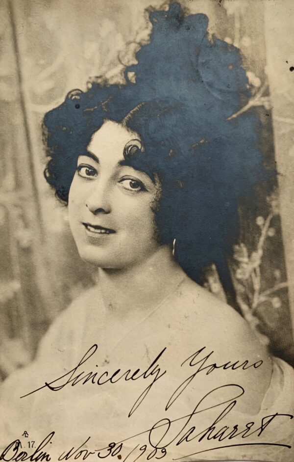 Photographie dédicacée de la danseuse australienne de cancan, Saharet