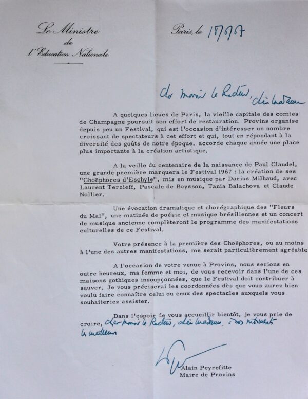 Alain Peyrefitte annonce la création d'une pièce de Claudel au festival de Provins.