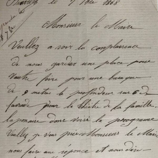 Le Théâtre de la Famille Laponaise, troupe de nains, se produit à Biarritz