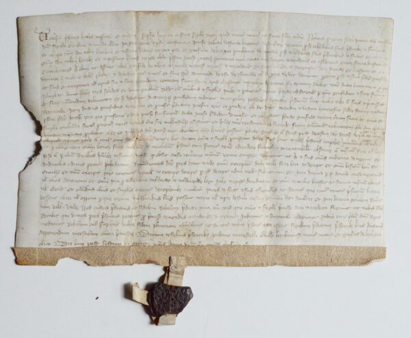 Charte médiévale poitevine avec beau sceau fleurdelisé
