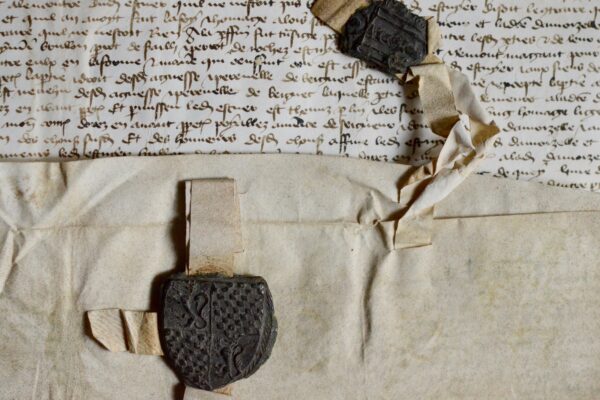 Très belle charte médiévale ornée de deux sceaux bien conservés