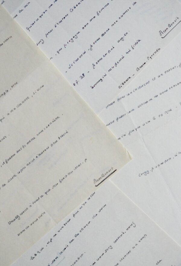4 lettres de Pierre Benoit à Malraux et un brouillon de réponse de Malraux
