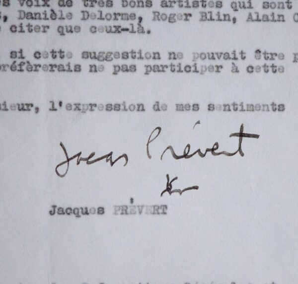 Jacques Prévert accepte de parler du bateau l'Enez Eussa