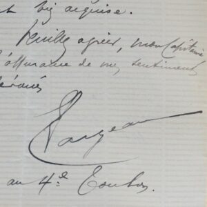 L'explorateur Victor Emmanuel Largeau se tient prêt à partir dans le Haut Oubanghi