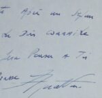 Charles Aznavour rentre de Los Angeles et félicite une jeune chanteuse