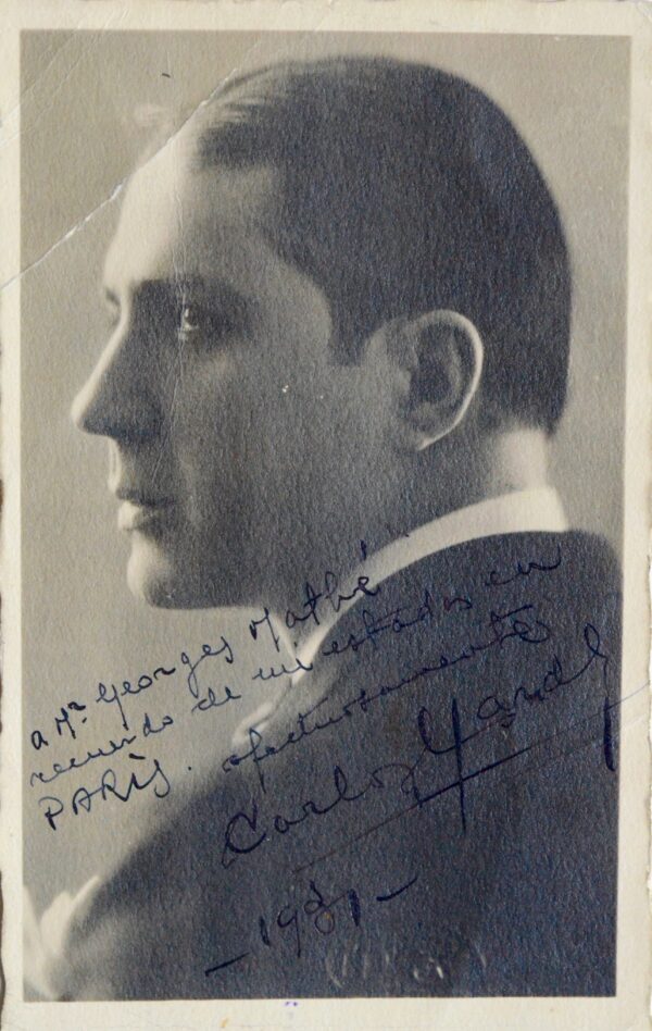 Beau portrait photographique dédicacé de la figure de tango : Carlos Gardel