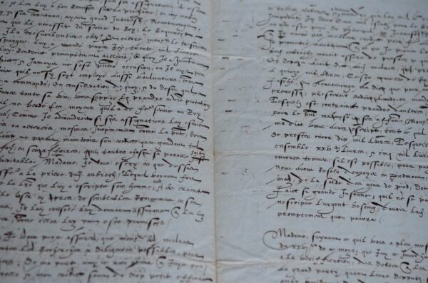 Belle et rare lettre de Jean de Morvillier, évêque d'Orléans et garde des sceaux, adressée à Catherine de Médicis