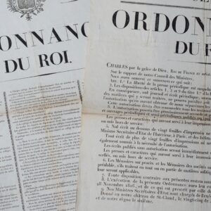 Deux affiches des "ordonnances de Saint-Cloud", prélude à la Révolution de 1830
