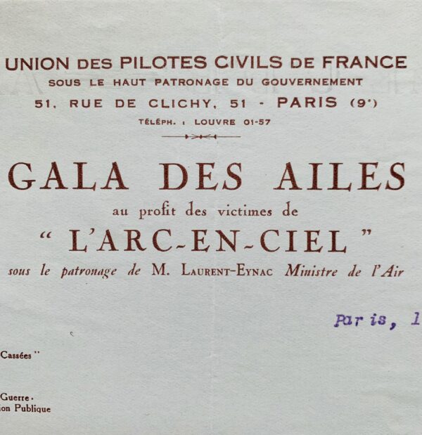 L'aviateur Joseph Le Brix vient en aide aux victimes de l'Arc-en-Ciel