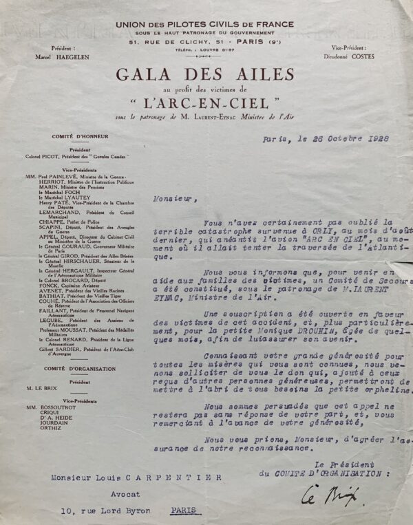 L'aviateur Joseph Le Brix vient en aide aux victimes de l'Arc-en-Ciel