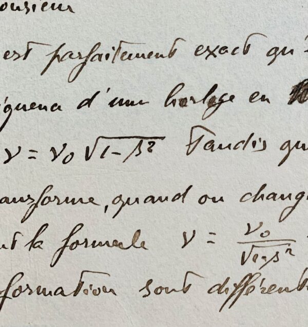 Louis de Broglie compare théorie de la Relativité et Mécanique ondulatoire