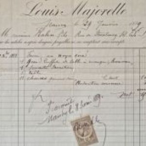 Louis Majorelle vend un ensemble de meubles de salon.