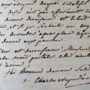 Le nouvel évêque d'Arras fait face à l'hostilité et aux difficultés.