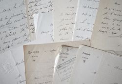 11 lettres du cardinal Perraud, évêque d'Autun.