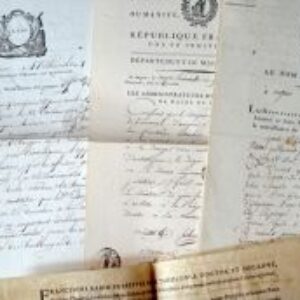 Intéressant ensemble de documents anciens sur Angers.