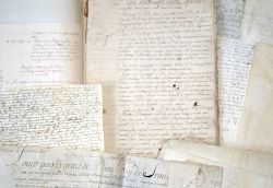 Archives de la famille Duchesnoy, XVIIe-XVIIIe, avec une signature de Colbert.