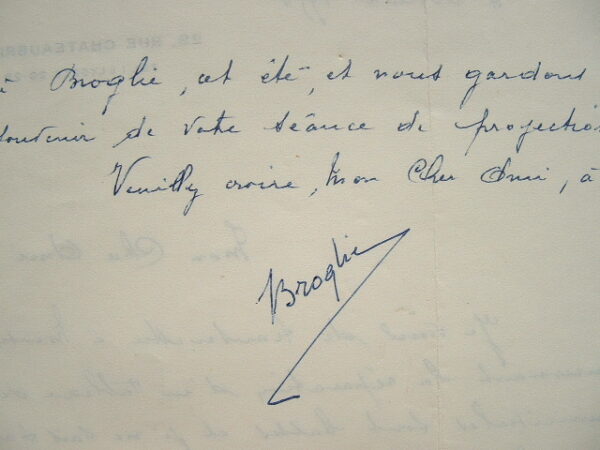 Maurice de Broglie sollicité pour la restauration d'un tableau.