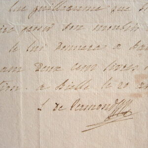 Le lecteur de Marie-Antoinette, l'abbé de Vermond, fait un geste.