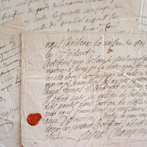 Quatre capitaines de vaisseaux de Louis XIV satisfaits d'un garde de la marine.