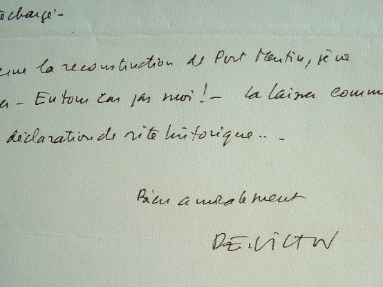 Paul-Emile Victor n'envisage pas la reconstruction de la base de Port-Martin.
