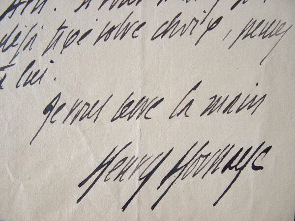 Henry Houssaye aide un mathématicien.