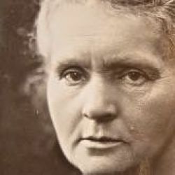 Beau portrait photographique de Marie Curie par Henri Manuel.