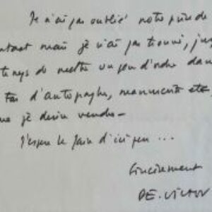 Paul-Emile Victor vend ses autographes.