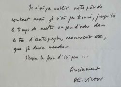 Paul-Emile Victor vend ses autographes.