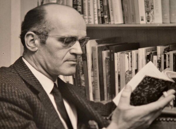 Très beau portrait photographique dédicacé de José Cabanis.