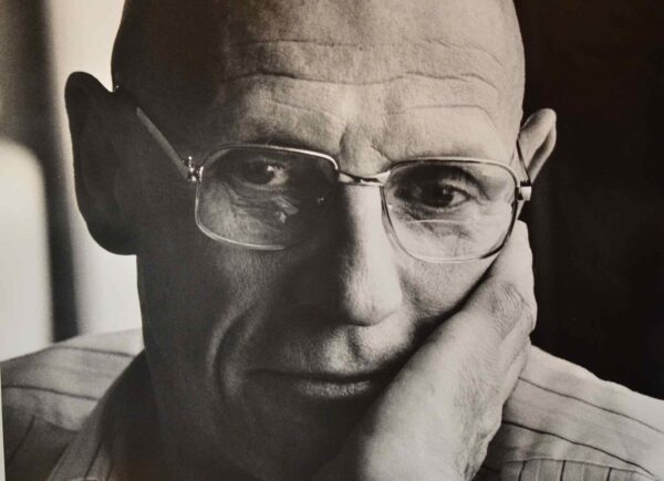 Très beau et grand portrait de Michel Foucault par Bruno de Monès.