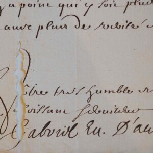 L'évêque d'Autun, Gabriel de Roquette, témoigne sa désapprobation.