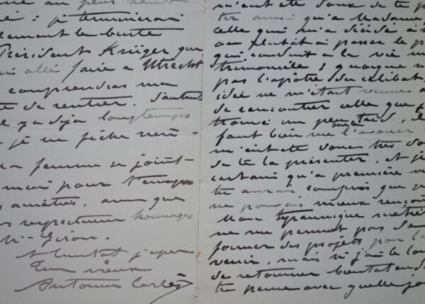 Le sculpteur Antonin Carlès travaille au monument du commandant Olympe Hériot.